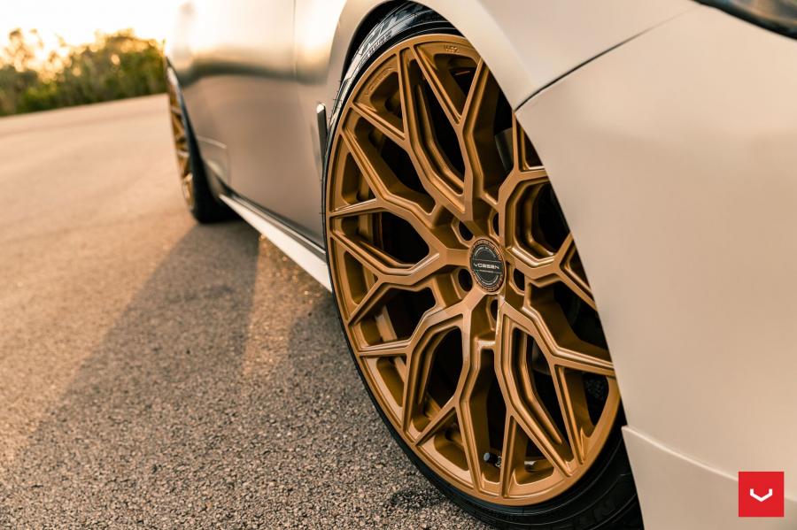 Детали экстерьера Infiniti Q60 on Vossen Wheels (HF-2) 2019 года  (фото 11 из 37)